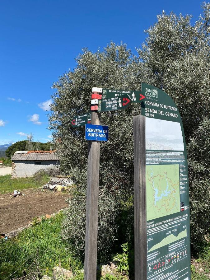 El Lago Cervera de Buitrago Bagian luar foto