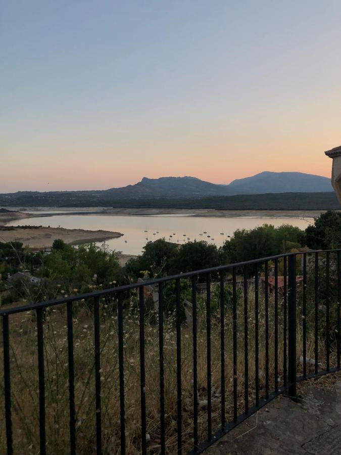 El Lago Cervera de Buitrago Bagian luar foto
